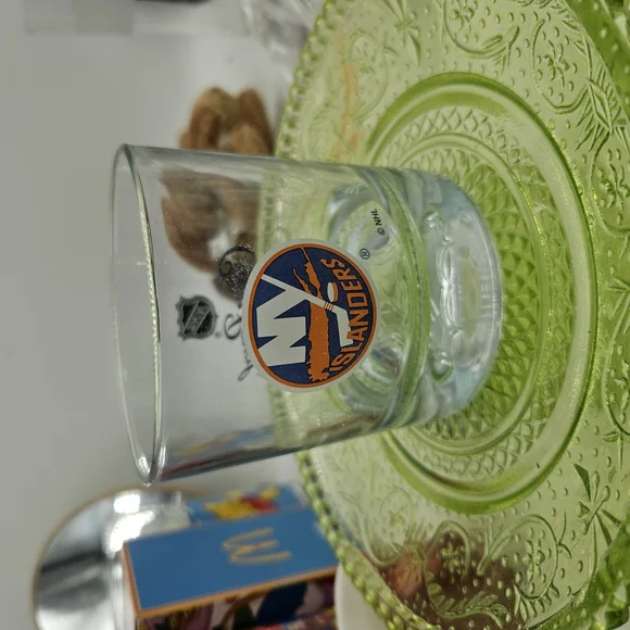 NY Islanders On The Rocks Glass - Picture 3 of 4